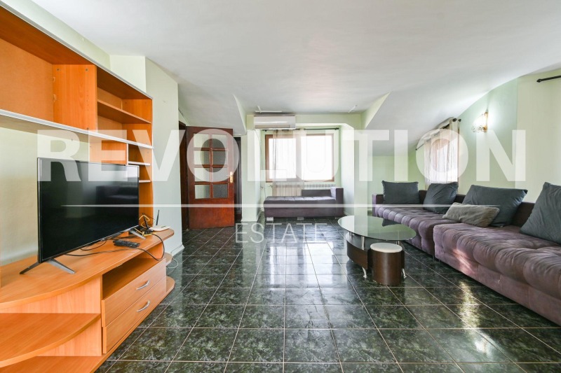 Дава под Наем ЕТАЖ ОТ КЪЩА в град София, Надежда 4 - 150 кв.м / 1 000 € » 1 955.83 лв., РЕВОЛЮШЪН ЕСТЕЙТ РЕНТ