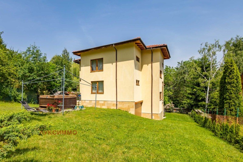 Дава под Наем КЪЩА в град София, с. Бистрица - 300 кв.м / 3 000 € » 5 867.49 лв., ЛУКСИММО