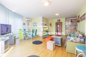 3 makuuhuonetta Tsentar, Varna