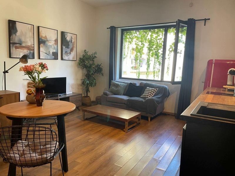 Издаје се  2 спаваће собе Софија , Центар , 60 м2 | 79452206 - слика [2]