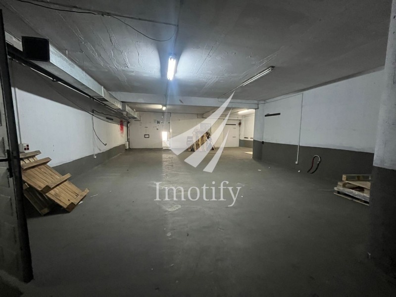 K pronájmu  Průmyslová budova Sofia , Družba 2 , 1420 m2 | 94399624 - obraz [4]