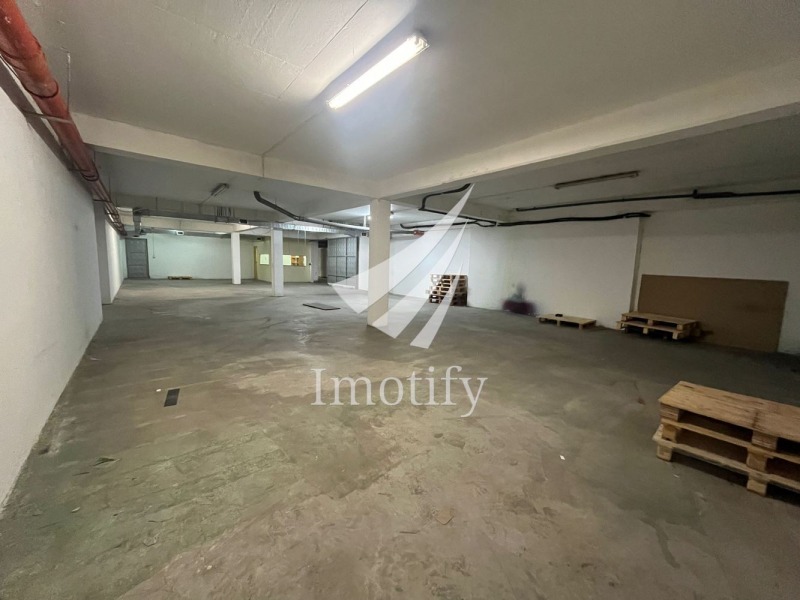 K pronájmu  Průmyslová budova Sofia , Družba 2 , 1420 m2 | 94399624