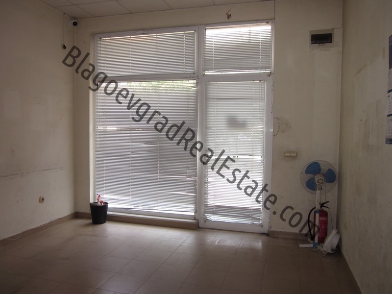 Издаје се  Схоп Благоевград , Широк центар , 29 м2 | 25618407 - слика [2]