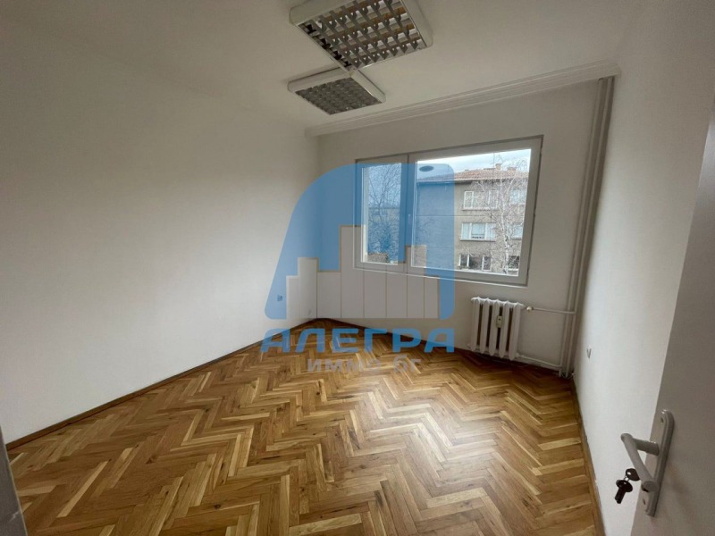 För uthyrning  3 sovrum Sofia , Geo Milev , 125 kvm | 51679669 - bild [4]