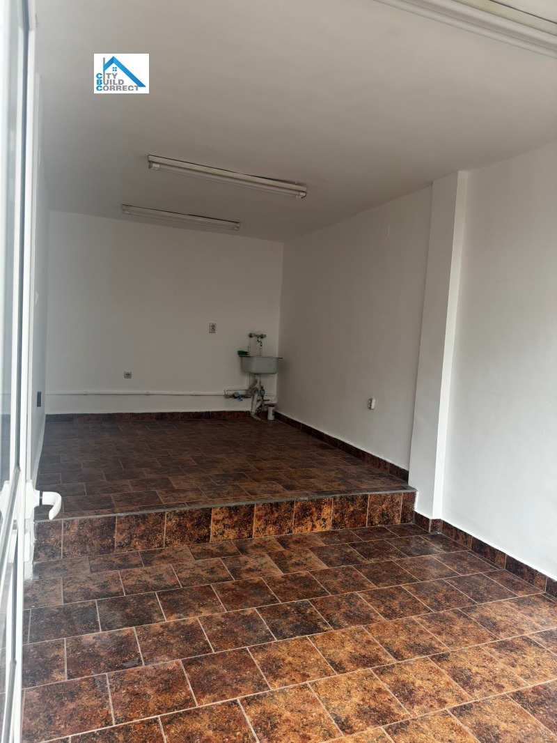 Дава под Наем МАГАЗИН в град София, Люлин - център - 18 кв.м / 300 € » 586.75 лв., КОРЕКТ-ТА