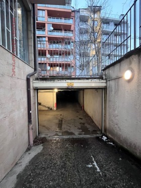 ГАРАЖ, ПАРКОМЯСТО, 20 m2