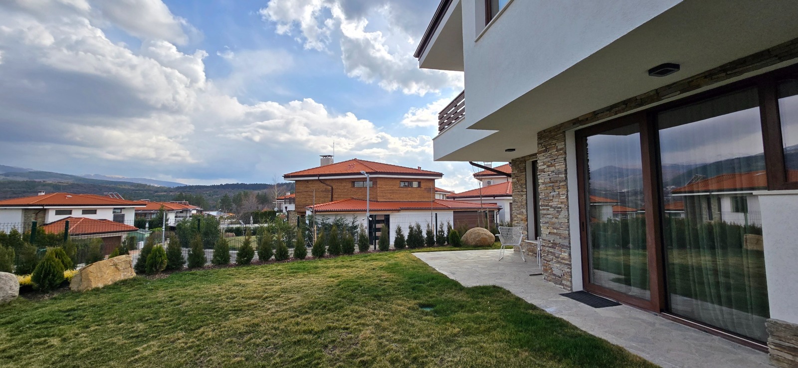 Дава под наем КЪЩА, с. Гурмазово, област София област, снимка 2 - Къщи - 53717489