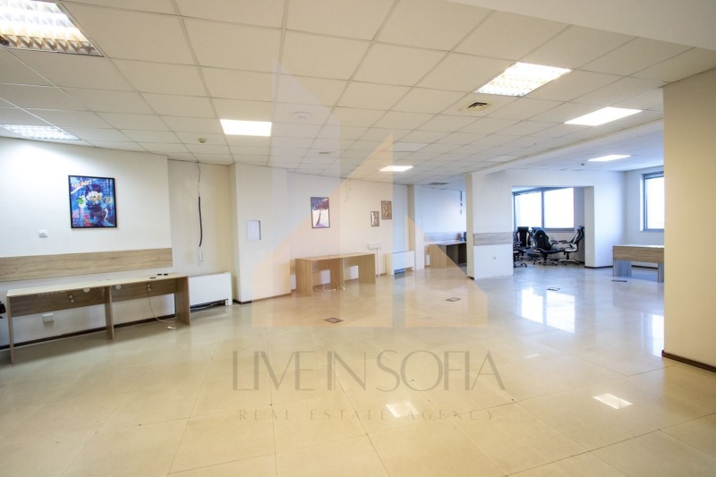 Para alugar  Escritório Sofia , Centar , 436 m² | 95132021