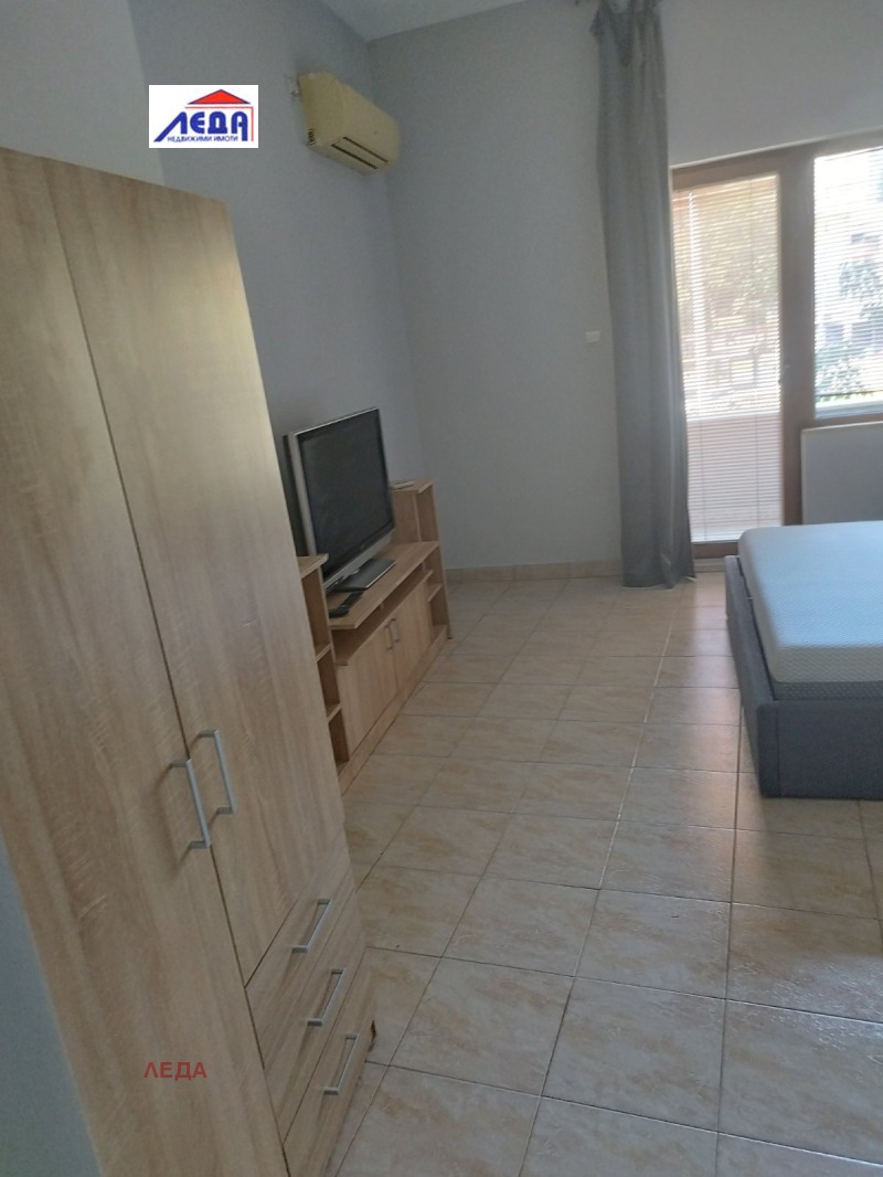 Kiadó  Stúdió Pleven , Idealen centar , 40 négyzetméter | 68483960 - kép [2]