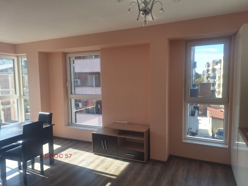 Te huur  2 slaapkamers Plovdiv , Kjutsjuk Parizj , 108 m² | 92144562 - afbeelding [11]