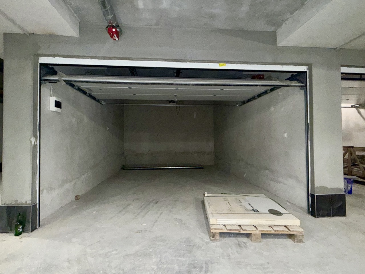 Дава под наем ГАРАЖ, ПАРКОМЯСТО, гр. София, Левски Г, снимка 2 - Гаражи и паркоместа - 54625720