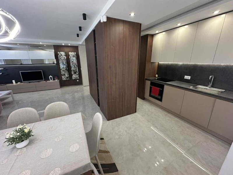 Zu vermieten  3 Schlafzimmer Sofia , Manastirski liwadi , 155 qm | 50421101 - Bild [9]