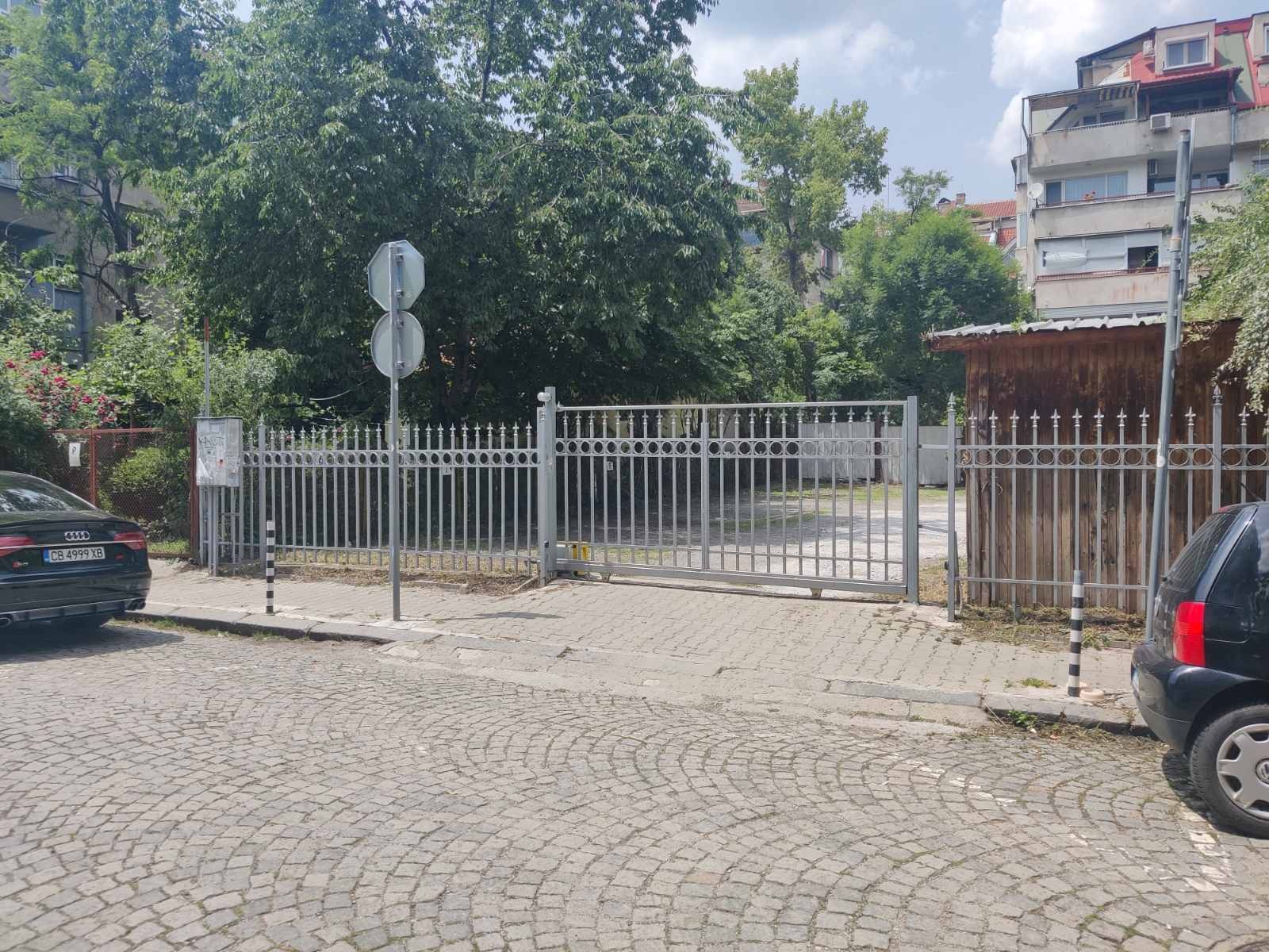 Дава под наем ГАРАЖ, ПАРКОМЯСТО, гр. София, Център, снимка 3 - Гаражи и паркоместа - 55752715