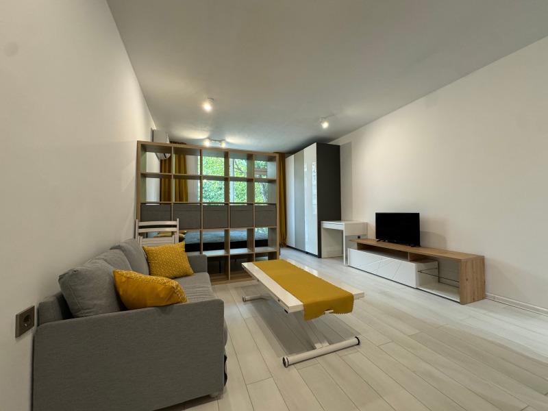 Te huur  Studio Sofia , Ljulin 7 , 34 m² | 43318078