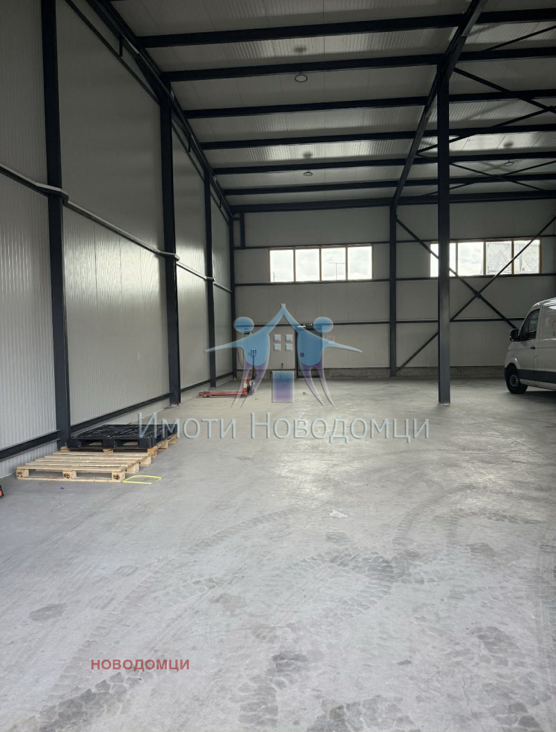 Дава под Наем СКЛАД в град Шумен, Тракия - 100 кв.м / 700 € » 1 369.08 лв., НОВОДОМЦИ