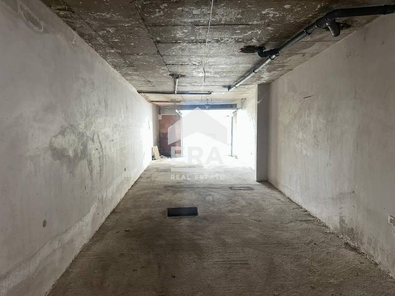 Дава под наем ГАРАЖ, ПАРКОМЯСТО, гр. Варна, Бриз, снимка 3 - Гаражи и паркоместа - 55288624
