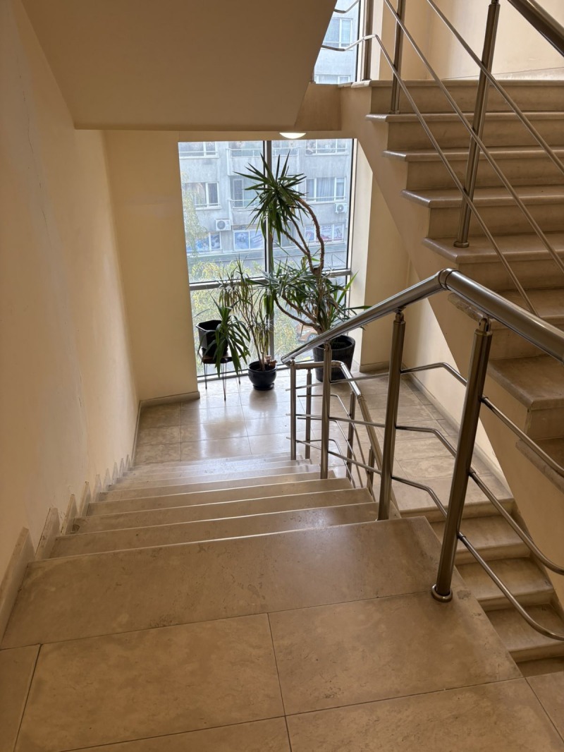 Дава под наем 4-СТАЕН, гр. София, Гео Милев, снимка 13 - Апартаменти - 51645609