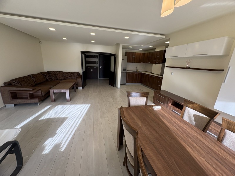 Дава под наем 4-СТАЕН, гр. София, Гео Милев, снимка 3 - Апартаменти - 51645609