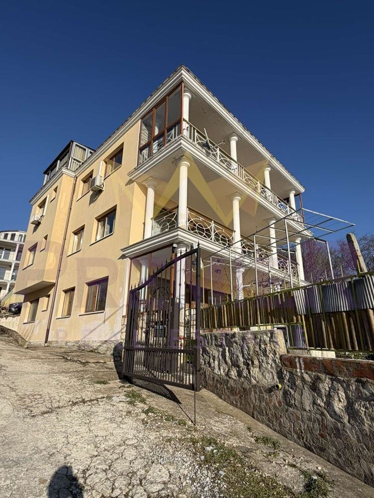 Дава под наем ЕТАЖ ОТ КЪЩА, гр. Варна, Бриз, снимка 13 - Етаж от къща - 53425311