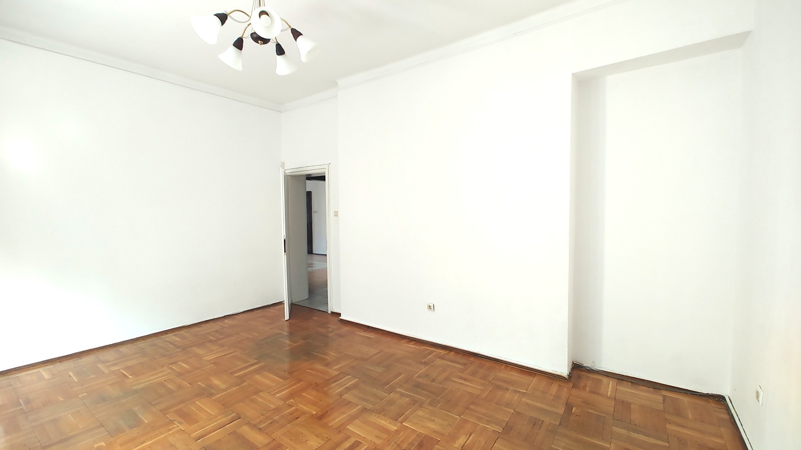 Дава под наем МНОГОСТАЕН, гр. София, Център, снимка 8 - Апартаменти - 53688758