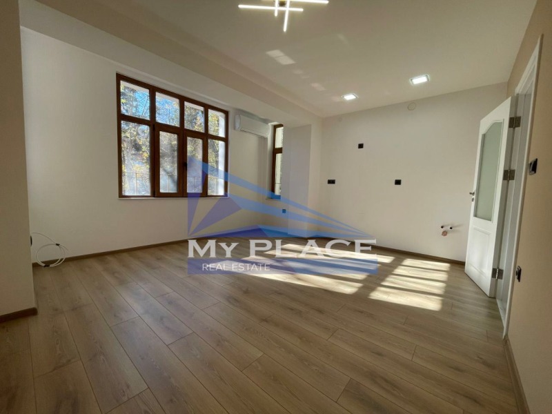 Дава под наем ОФИС, гр. Шумен, Център, снимка 2 - Офиси - 52371100