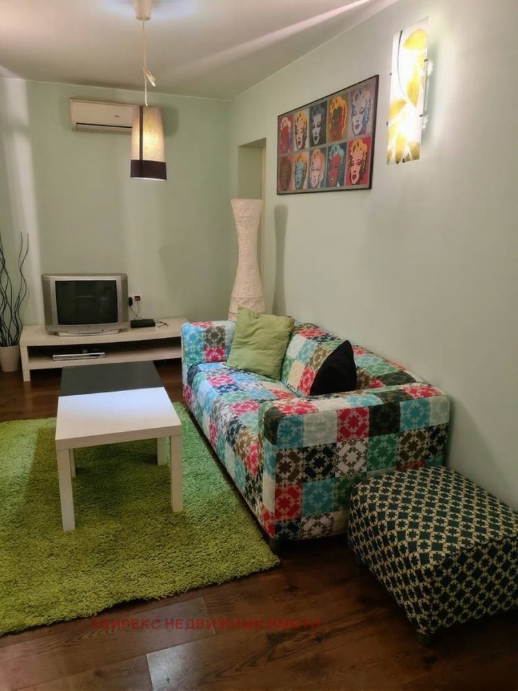 Дава под наем 1-СТАЕН, гр. Пловдив, Център