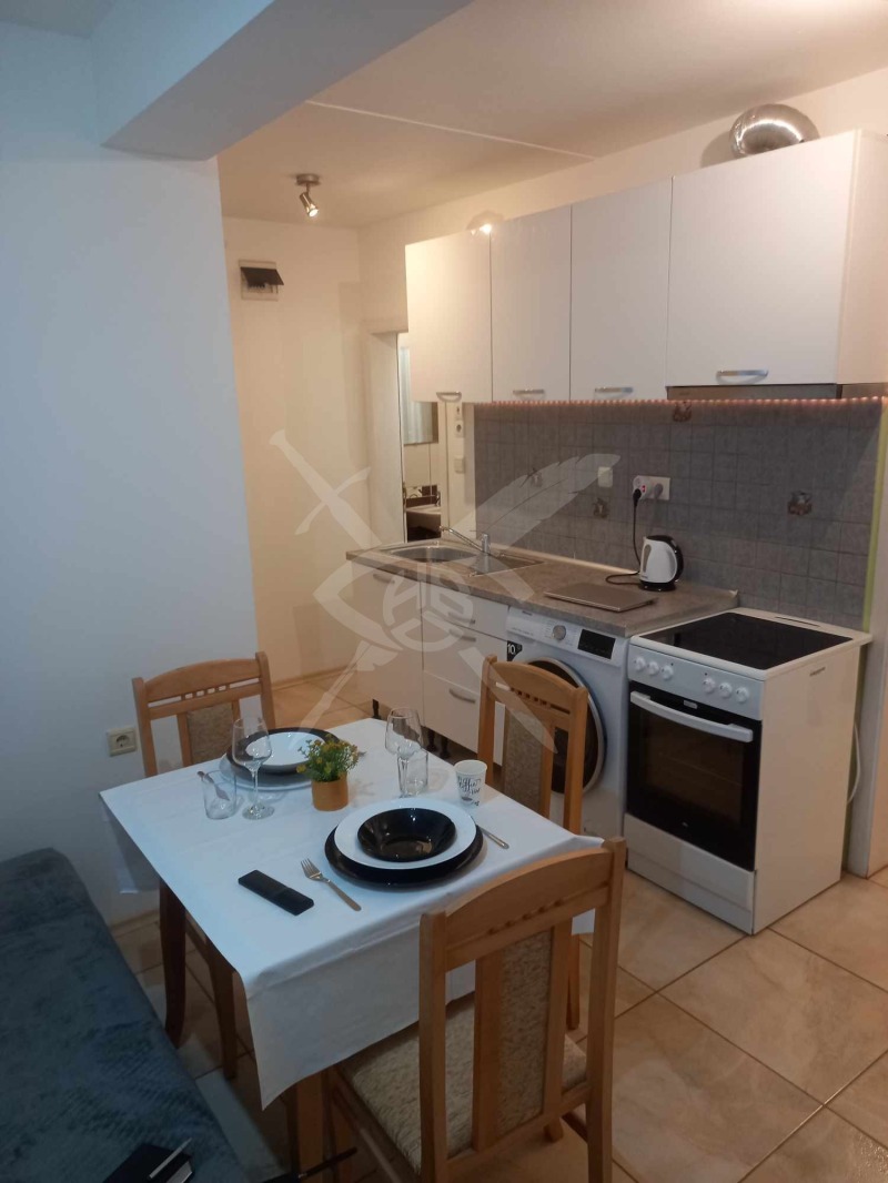 Дава под Наем 2-СТАЕН в град Варна, ЖП Гара - 35 кв.м / 400 € » 782.33 лв., ЕКС НВД ООД