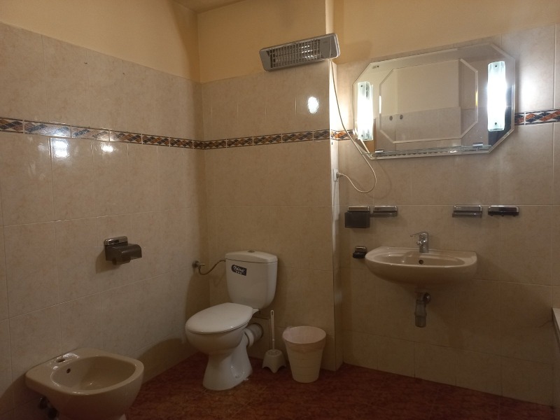 Издаје се  2 спаваће собе Софија , Лозенец , 120 м2 | 72224968 - слика [8]