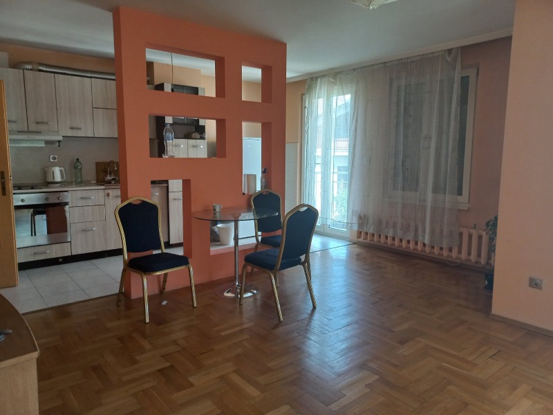Издаје се  2 спаваће собе Софија , Лозенец , 120 м2 | 72224968