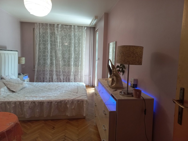 Издаје се  2 спаваће собе Софија , Лозенец , 120 м2 | 72224968 - слика [5]