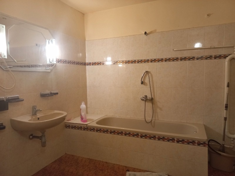 Издаје се  2 спаваће собе Софија , Лозенец , 120 м2 | 72224968 - слика [7]