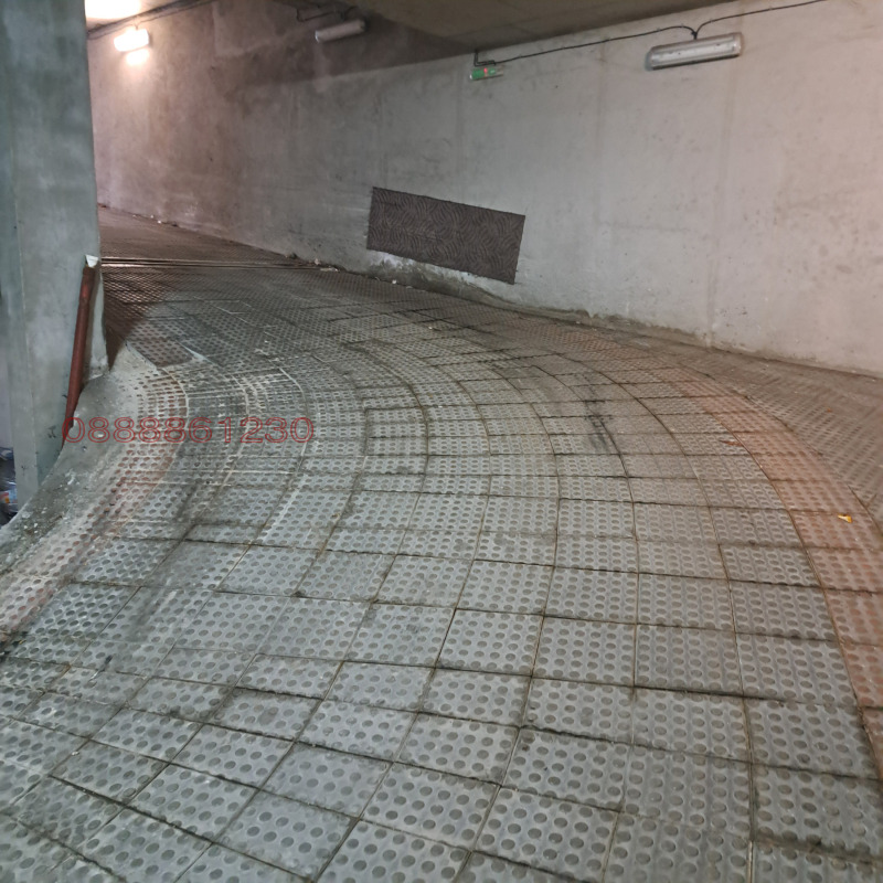 Дава под наем ГАРАЖ, ПАРКОМЯСТО, гр. Варна, Фестивален комплекс, снимка 2 - Гаражи и паркоместа - 52931592