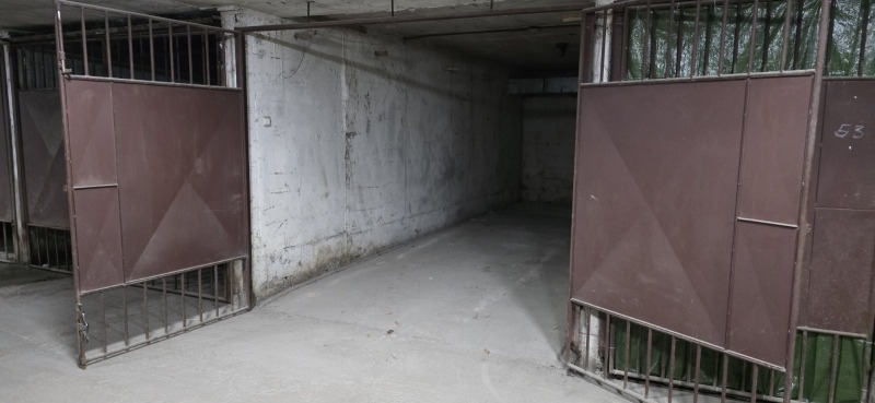 Дава под наем ГАРАЖ, ПАРКОМЯСТО, гр. София, Лозенец, снимка 3 - Гаражи и паркоместа - 52560199