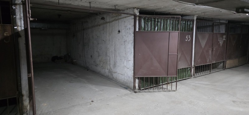 Дава под наем ГАРАЖ, ПАРКОМЯСТО, гр. София, Лозенец, снимка 2 - Гаражи и паркоместа - 52560199