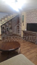 Под наем КЪЩА, град Варна, м-т Манастирски рид • 1000 € • 75737915 6