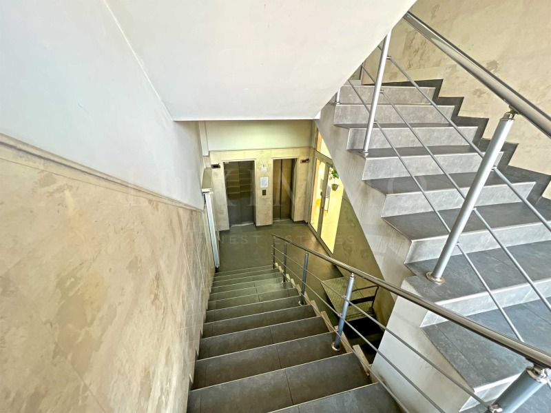 De inchiriat  Birou Sofia , Goțe Delciev , 260 mp | 28054975 - imagine [2]