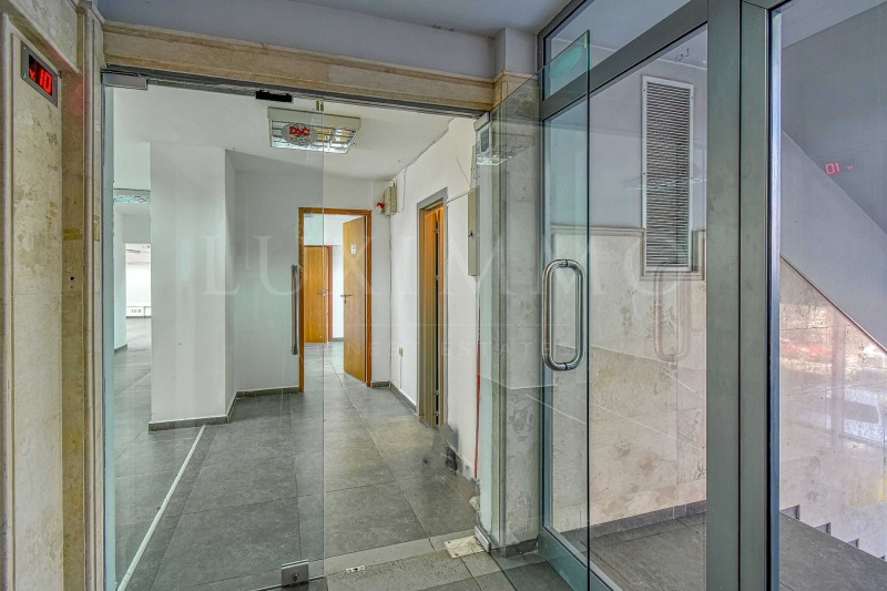 De inchiriat  Birou Sofia , Goțe Delciev , 260 mp | 28054975 - imagine [15]