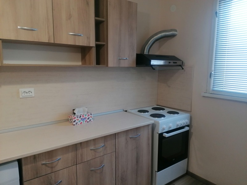 Издаје се  1 спаваћа соба Ловеч , Широк центар , 75 м2 | 68830170