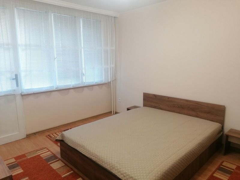 Издаје се  1 спаваћа соба Ловеч , Широк центар , 75 м2 | 68830170 - слика [6]