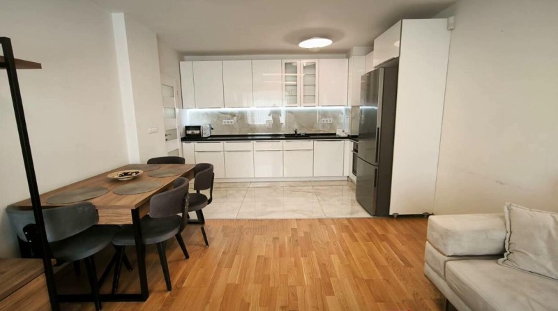 Издаје се  2 спаваће собе Софија , Банишора , 103 м2 | 62408435 - слика [4]