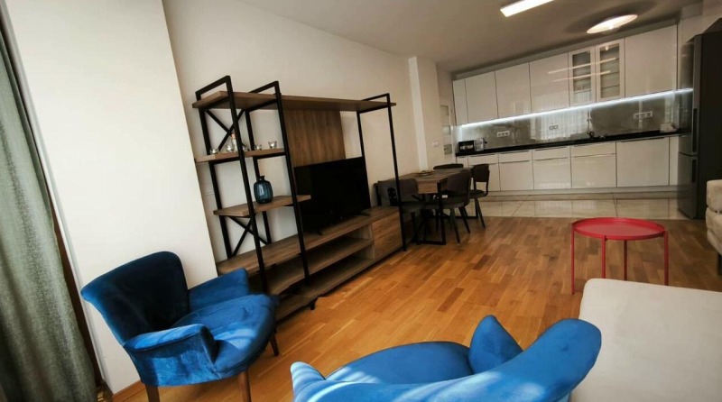 Издаје се  2 спаваће собе Софија , Банишора , 103 м2 | 62408435 - слика [3]