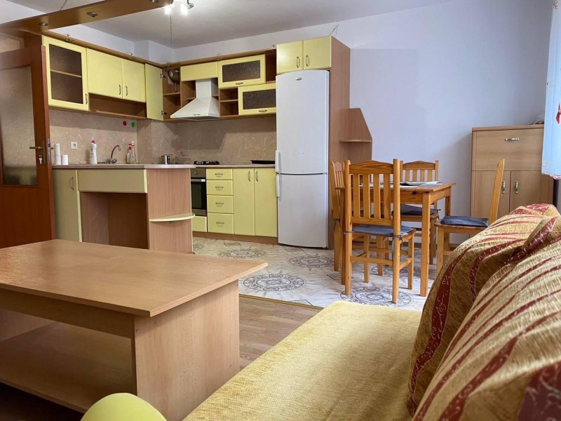 Te huur  1 slaapkamer Plovdiv , Karsjijaka , 60 m² | 98189932