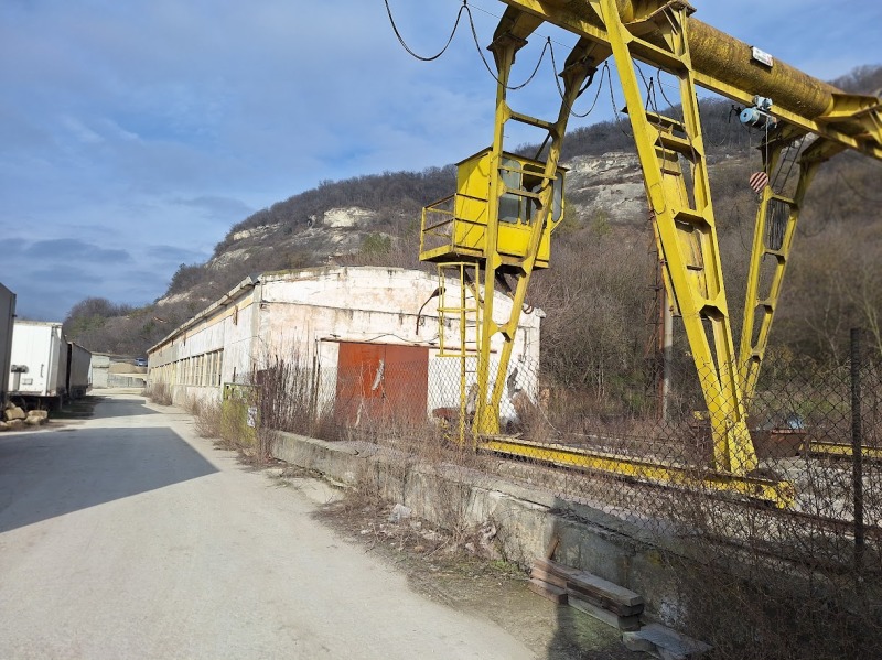 Дава под наем  Склад област Варна , гр. Провадия , 700 кв.м | 41507502