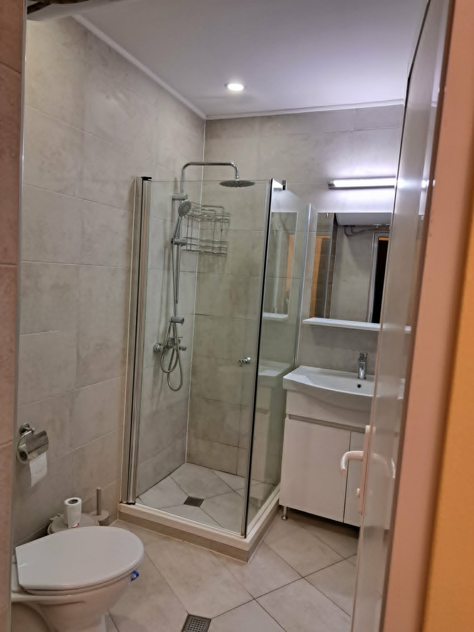 Дава под наем 3-СТАЕН, гр. София, Сухата река, снимка 10 - Апартаменти - 55624947