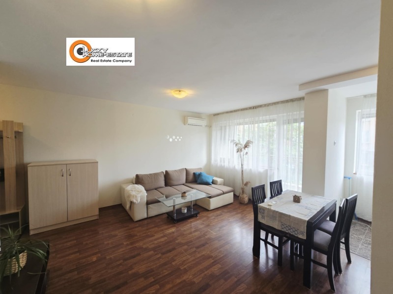 Издаје се  1 спаваћа соба Софија , Центар , 73 м2 | 61764630
