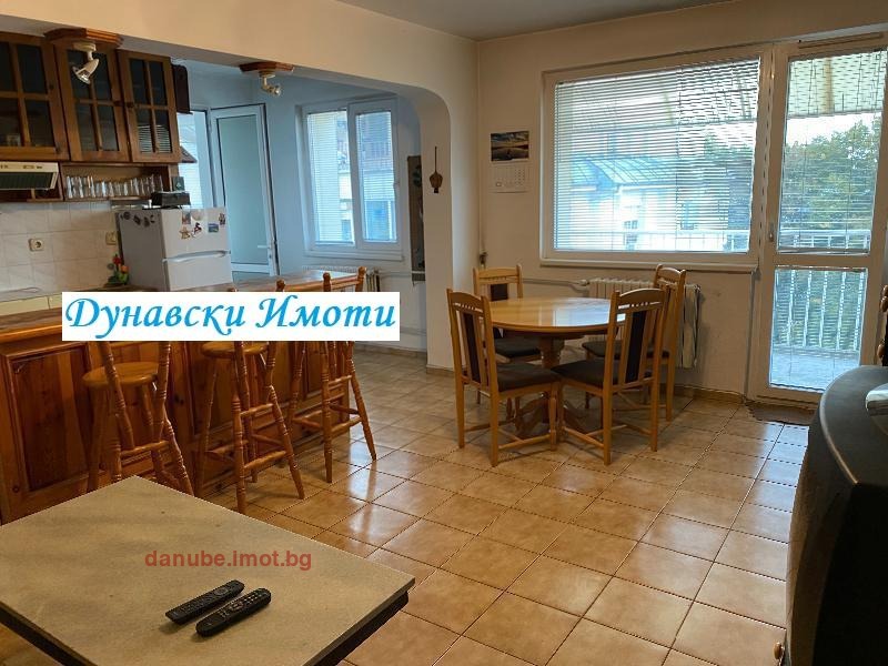Da affittare  2 camere da letto Ruse , Ialta , 95 mq | 69212848 - Immagine [3]