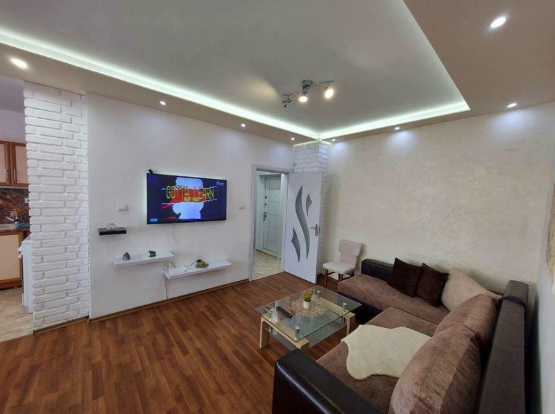 Дава под нем  2-стаен, град Пловдив, Тракия •  445 EUR • ID 61507685 — holmes.bg - [1] 