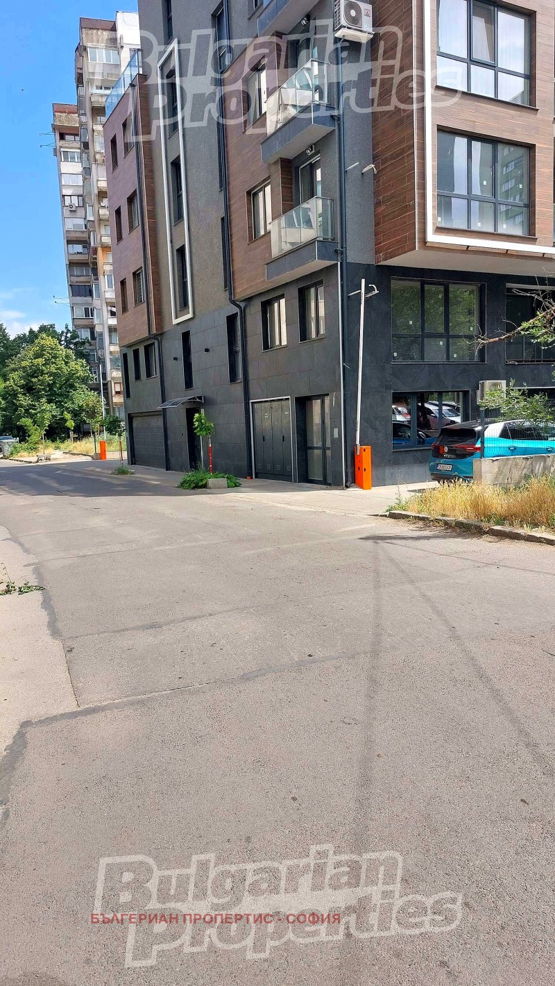 För uthyrning  Parkeringsplats Sofia , Goce Deltjev , 12 kvm | 75047138 - bild [5]