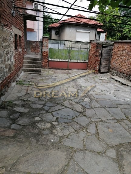 Дава под наем ЕТАЖ ОТ КЪЩА, гр. Пловдив, Въстанически, снимка 8 - Етаж от къща - 55041047