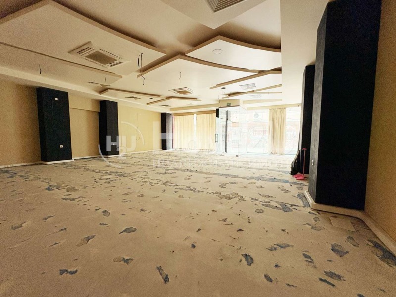 Под наем МАГАЗИН, град Пловдив, Център • 2400 € • 37279604 — Holmes.bg